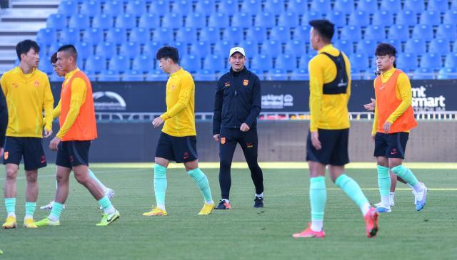 【国足前瞻】拼凑的阵容，拼凑的表演？